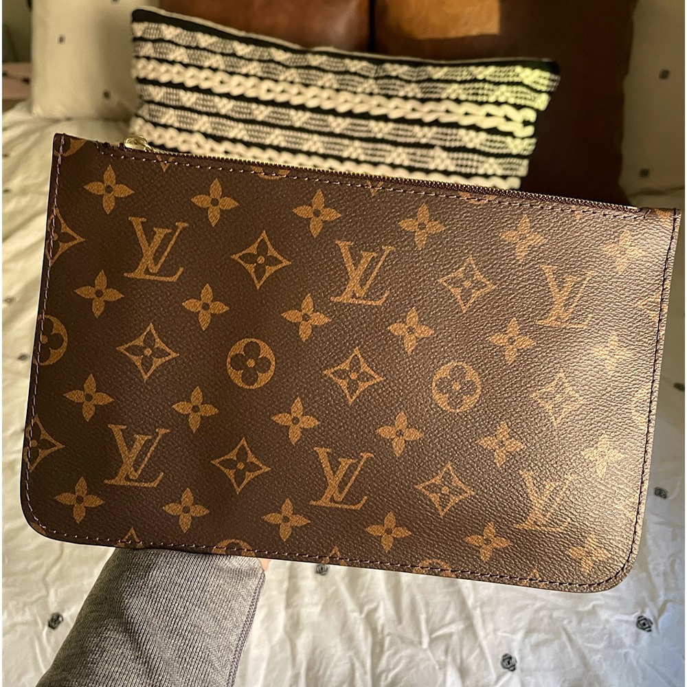 Flower print pouch